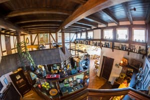 thumbnail: Bar (on property)