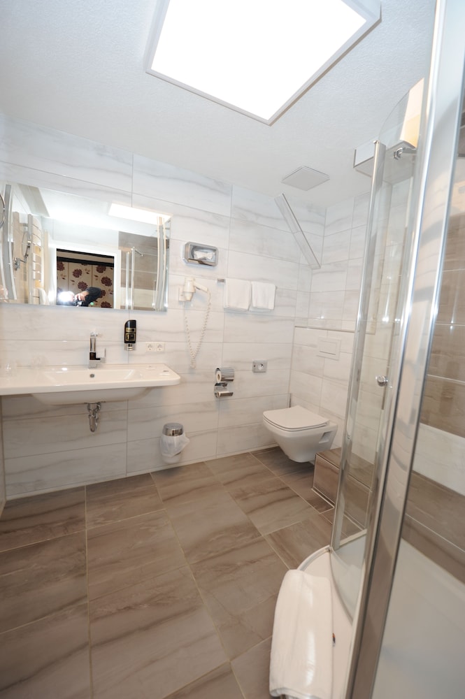 Bathroom shower