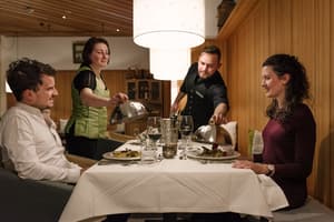 thumbnail: Family dining