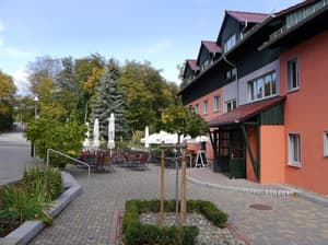 thumbnail: Bar (on property)
