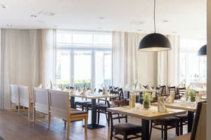 thumbnail: Restaurant