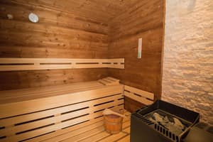 thumbnail: Bathroom amenities