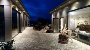 thumbnail: Reception