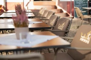 thumbnail: Outdoor dining