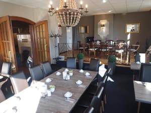 thumbnail: Restaurant