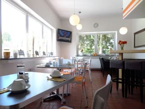 thumbnail: Breakfast area