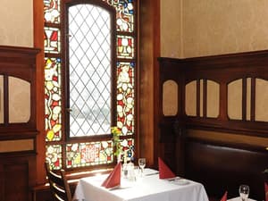 thumbnail: Restaurant