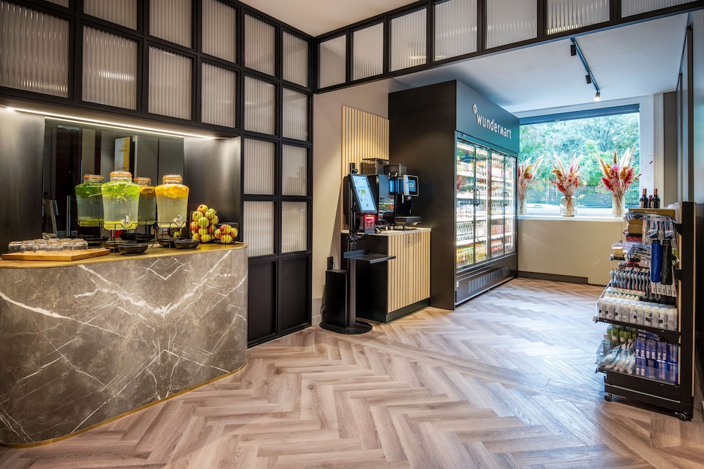 Snack bar
