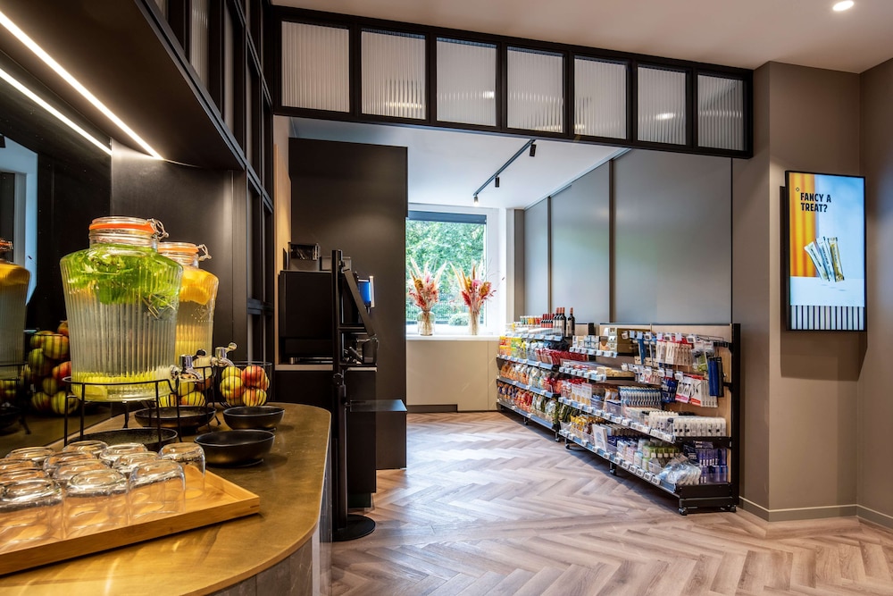 Snack bar