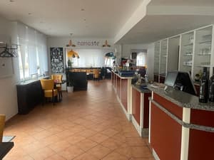 thumbnail: Restaurant