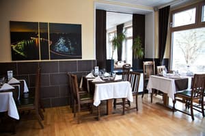 thumbnail: Restaurant