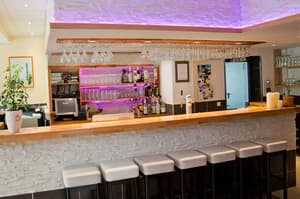 thumbnail: Bar (on property)