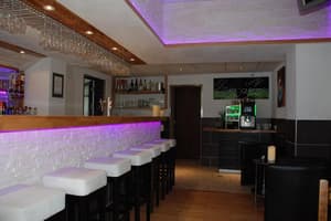 thumbnail: Bar (on property)