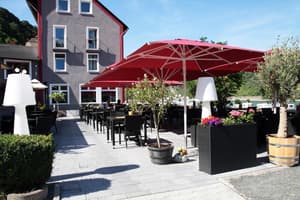 thumbnail: Outdoor dining