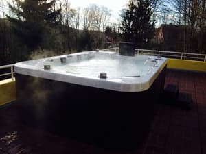 thumbnail: Pool