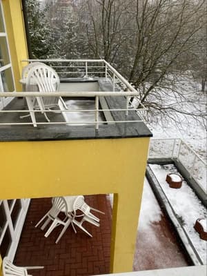 thumbnail: Front of property