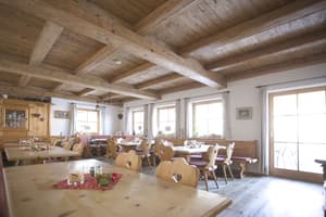 thumbnail: Breakfast area