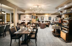 thumbnail: Restaurant