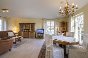 thumbnail: Dining room