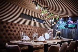 thumbnail: Dining