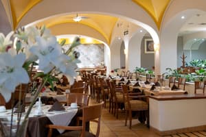 thumbnail: Restaurant
