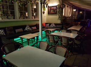 thumbnail: Restaurant