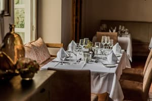 thumbnail: Restaurant