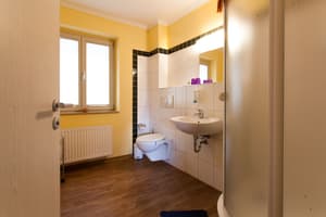 thumbnail: Bathroom shower