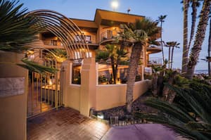 thumbnail: Property entrance