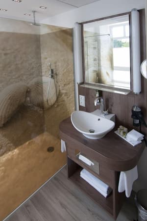 thumbnail: Minibar