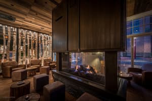thumbnail: Bar (on property)