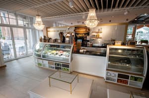 thumbnail: Interior