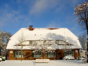 thumbnail: Front of property
