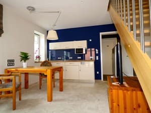 thumbnail: In-room dining