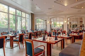 thumbnail: Restaurant