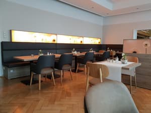 thumbnail: Breakfast area