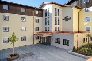 thumbnail: Front of property