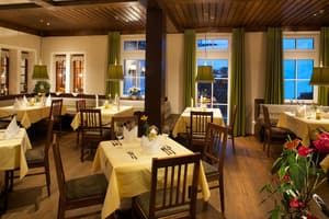 thumbnail: Restaurant