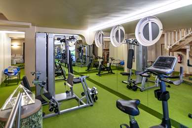 Architecture,On-Site,Property Amenity,Recreation,Fitness Center,Exterior Vi