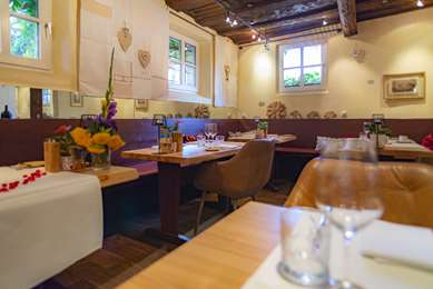 Dining,Dining Area,Café,Restaurant,Architecture,Indoor/Interior,On-Site,Sum