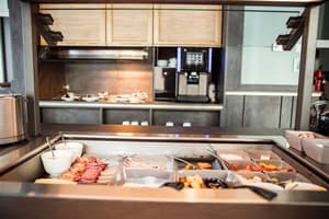 thumbnail: Restaurant