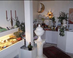 thumbnail: Interior detail