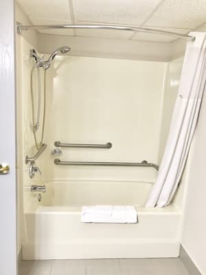 thumbnail: Jetted tub