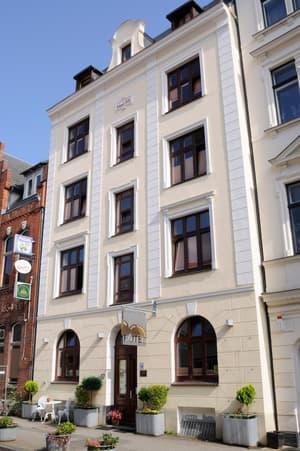 thumbnail: Exterior