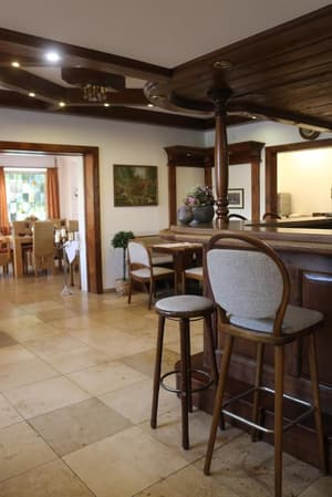 thumbnail: Dining
