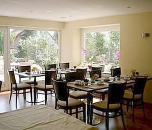 thumbnail: Breakfast area