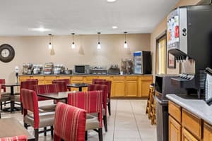 thumbnail: Breakfast area