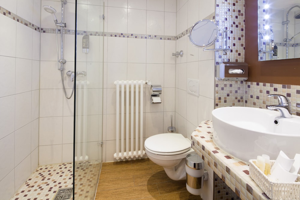 Bathroom amenities