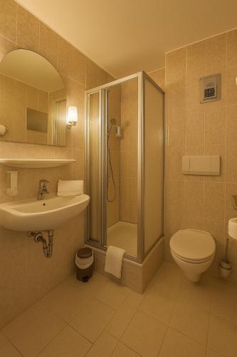 701599424.jpg