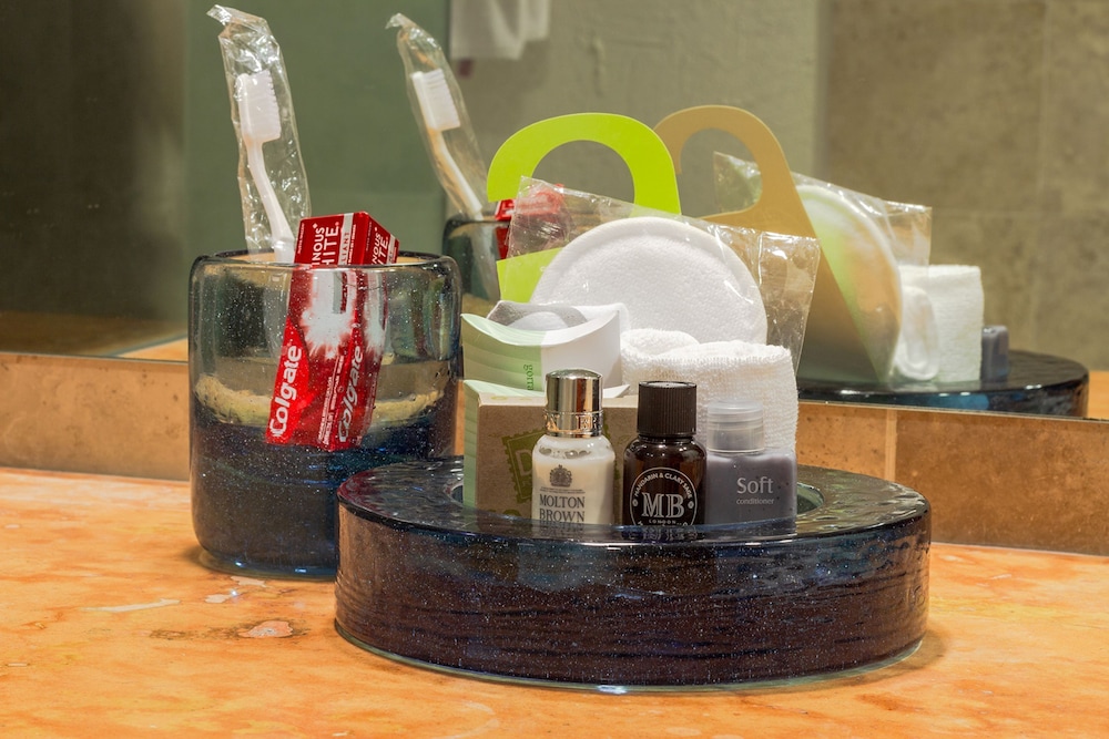 Bathroom amenities